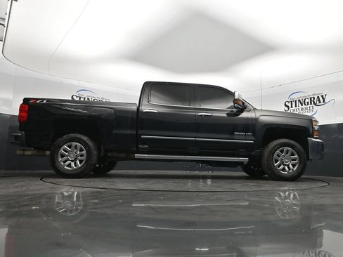 Used 2019 Chevrolet Silverado 2500 LTZ w/ Duramax Plus Package AWD/4WD image 33