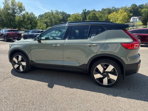 Used 2023 Volvo XC40 Recharge Ultimate w/ Protection Package Premier AWD/4WD image 3