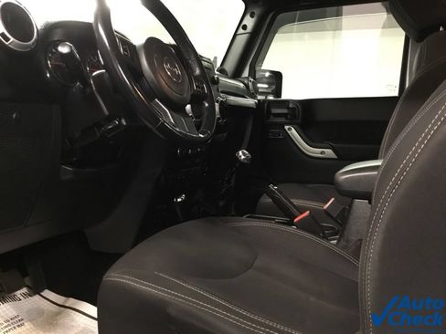 Used 2014 Jeep Wrangler Sahara w/ Dual Top Group AWD/4WD image 27