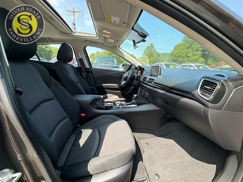 Used 2016 MAZDA MAZDA3 i Touring FWD image 16