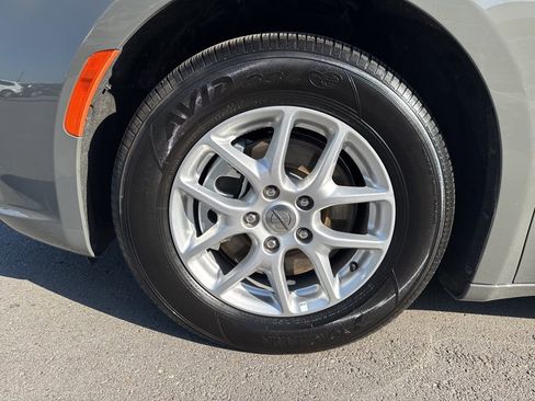 Used 2025 Chrysler Pacifica Select FWD image 28