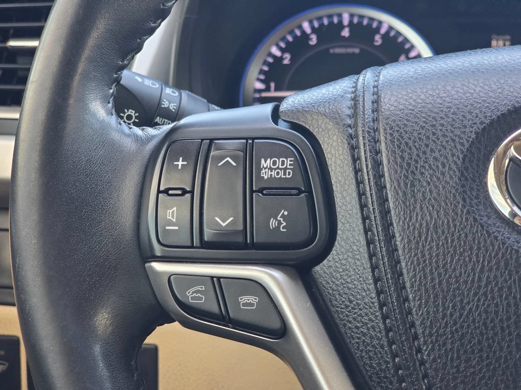 Used 2014 Toyota Highlander Limited AWD/4WD image 22
