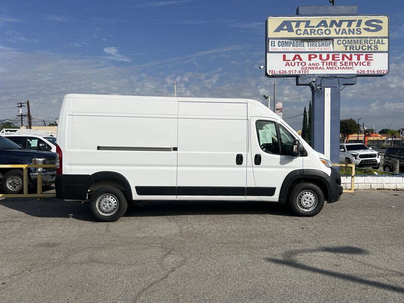 Used 2025 RAM ProMaster 3500 w/ Convenience Group FWD image 2
