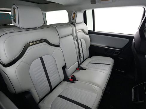 Used 2024 Rivian R1S Adventure AWD/4WD image 5