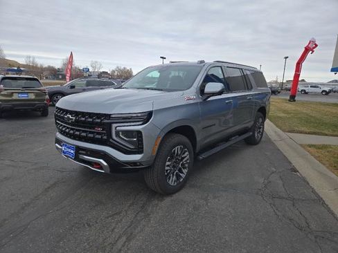 Used 2025 Chevrolet Suburban Z71 w/ Comfort Package image 7