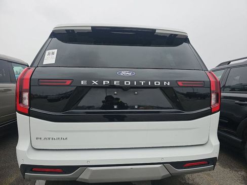 Certified 2025 Ford Expedition Platinum AWD/4WD image 14