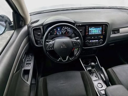 Used 2017 Mitsubishi Outlander ES FWD image 20