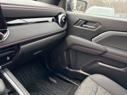 Used 2024 Chevrolet Colorado Z71 w/ Z71 Convenience Package 2 image 24