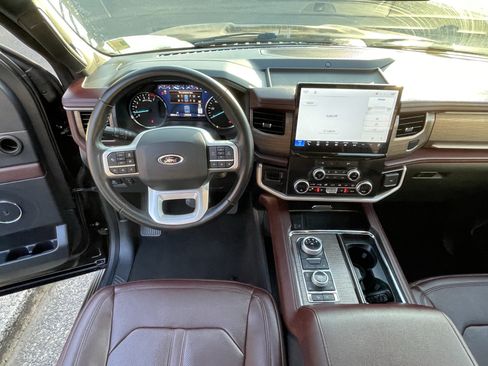 Used 2024 Ford Expedition Max Limited AWD/4WD image 11