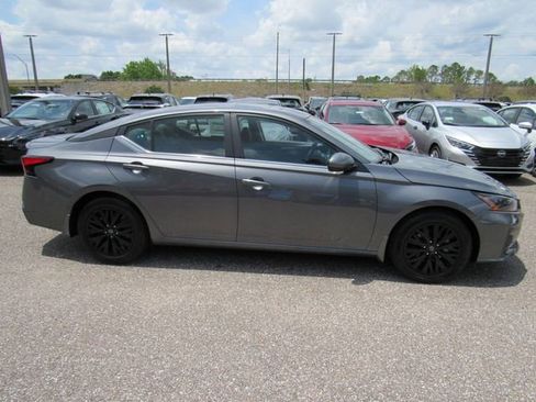 New 2026 Nissan Altima 2.5 SV FWD image 2