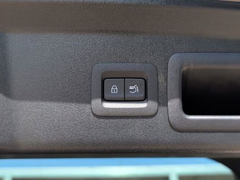 Used 2025 MAZDA CX-30 AWD 2.5 S w/ Premium Package image 17