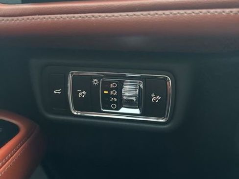 Used 2025 Lincoln Aviator Reserve w/ Equipment Group 201A image 19