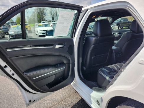 Used 2017 Chrysler 300 S w/ 300S Premium Group image 27