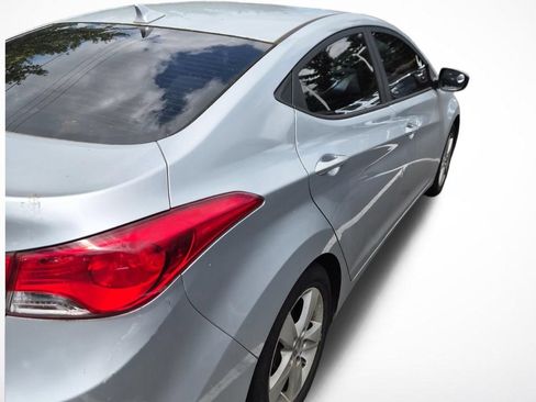 Used 2012 Hyundai Elantra GLS w/ Preferred Pkg 3 FWD image 4