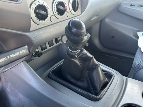 Used 2011 Toyota Tacoma 4x4 Double Cab image 17