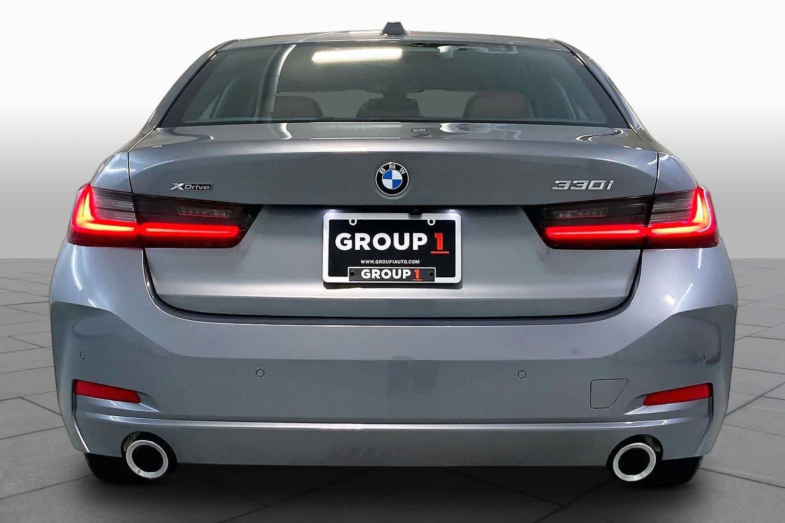 Used 2025 BMW 330i xDrive Sedan AWD/4WD image 4