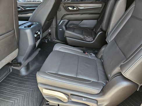 Used 2021 GMC Yukon XL Denali w/ Denali Premium Package AWD/4WD image 17