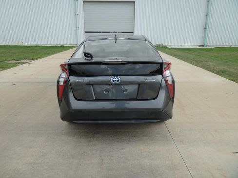 Used 2017 Toyota Prius Four Touring image 22