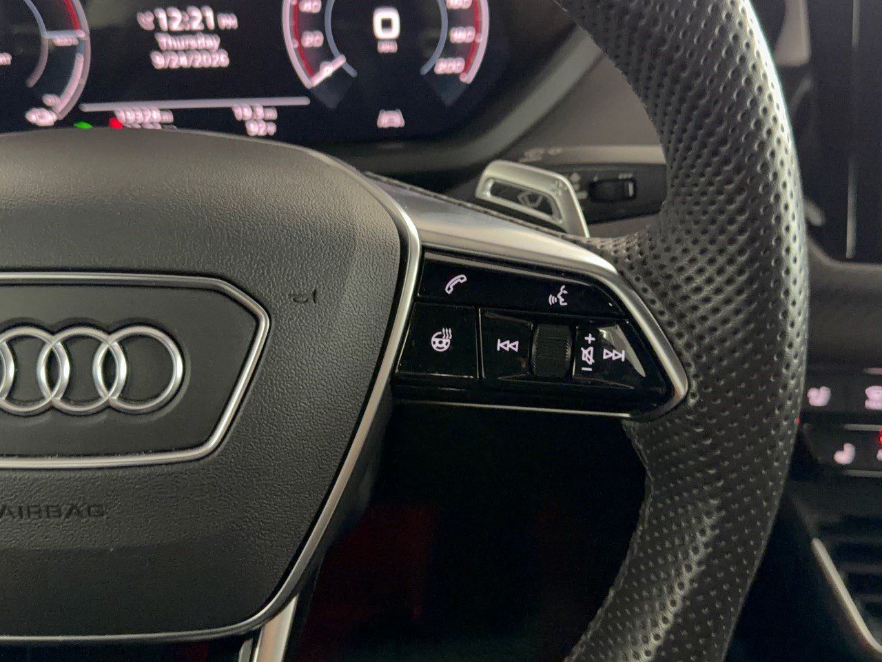 Certified 2024 Audi e-tron GT Premium Plus AWD/4WD image 19
