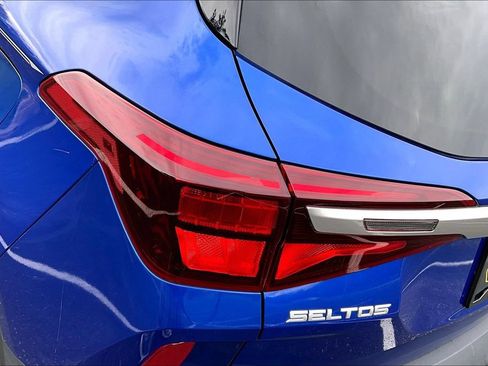 Used 2023 Kia Seltos LX AWD/4WD image 23