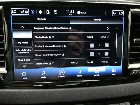 Used 2023 Chrysler Pacifica Touring-L FWD image 19