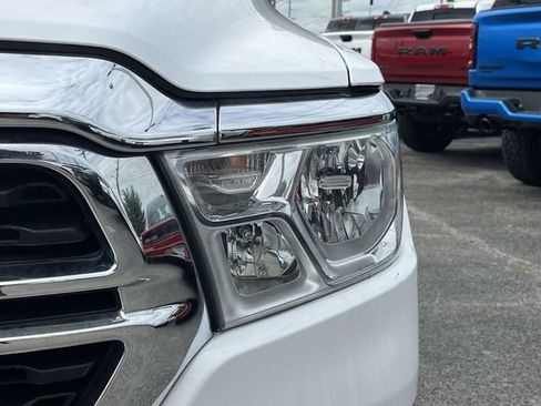 Used 2023 RAM 1500 Lone Star AWD/4WD image 9