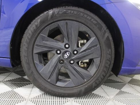 Used 2023 Hyundai Elantra SEL image 32