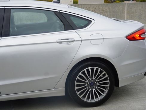 Used 2017 Ford Fusion SE image 26