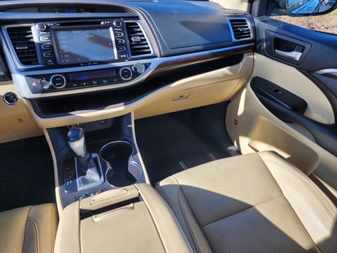 Used 2016 Toyota Highlander Limited image 20
