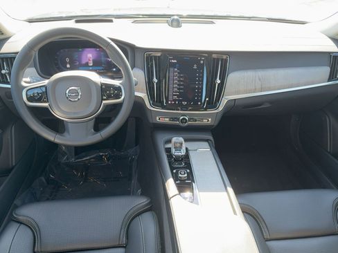 Used 2023 Volvo S90 B6 Ultimate image 25