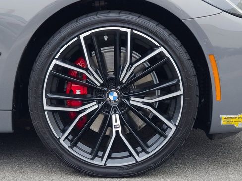 Used 2021 BMW 530e xDrive w/ M Sport Package image 9