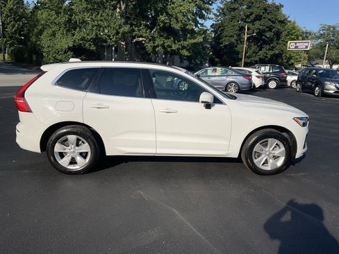 Used 2022 Volvo XC60 B5 Momentum AWD/4WD image 4