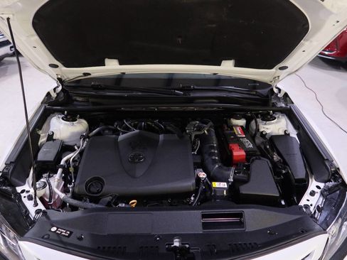 Used 2021 Toyota Camry XSE image 9