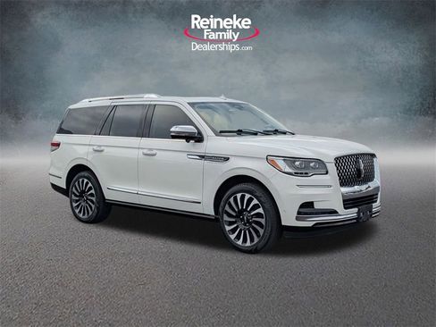 Used 2023 Lincoln Navigator Black Label image 3