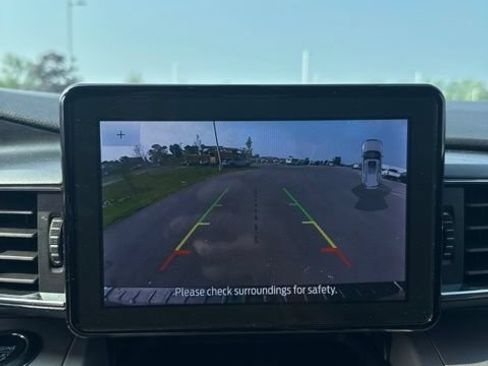Used 2023 Ford Explorer XLT w/ Equipment Group 202A AWD/4WD image 22
