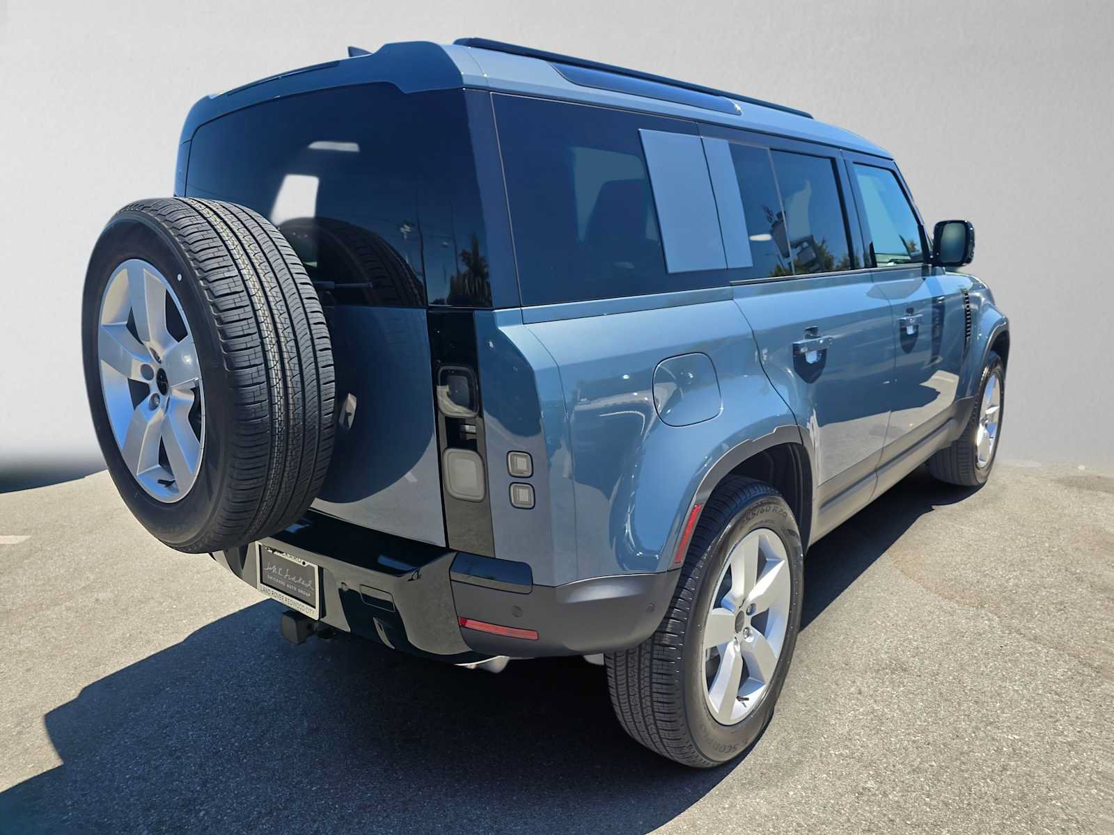 New 2026 Land Rover Defender 110 S AWD/4WD image 5