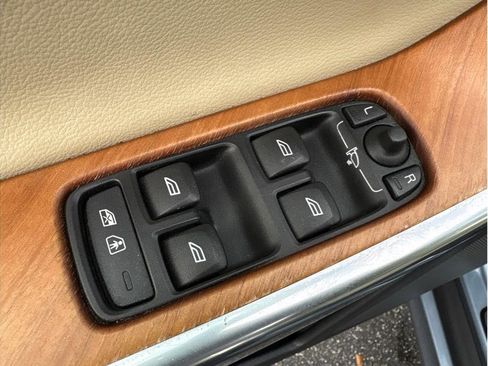 Used 2017 Volvo XC60 T5 Inscription w/ Preferred Option Package image 10