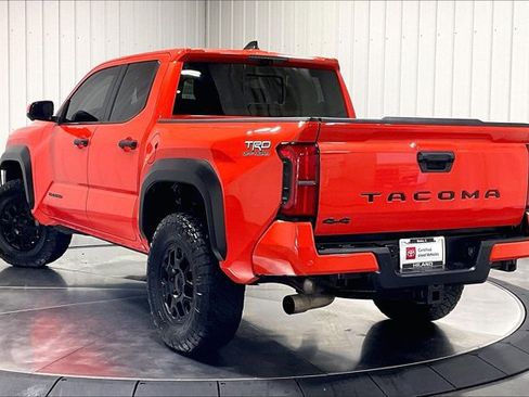 Certified 2024 Toyota Tacoma TRD Off-Road w/ TRD Off Road Premium Package AWD/4WD image 12