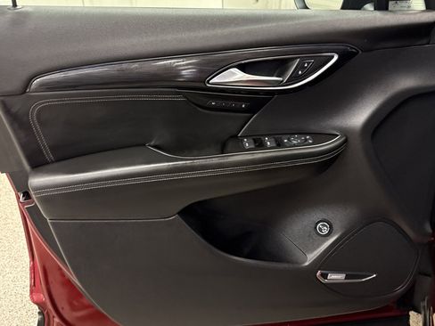 Used 2021 Buick Envision Essence w/ Technology Package I image 3