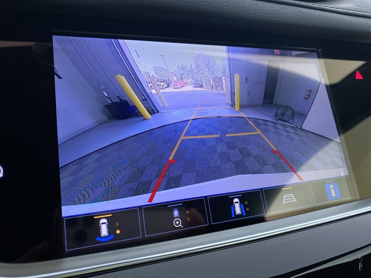 Used 2024 Cadillac XT5 Sportv w/ Technology Package AWD/4WD image 6
