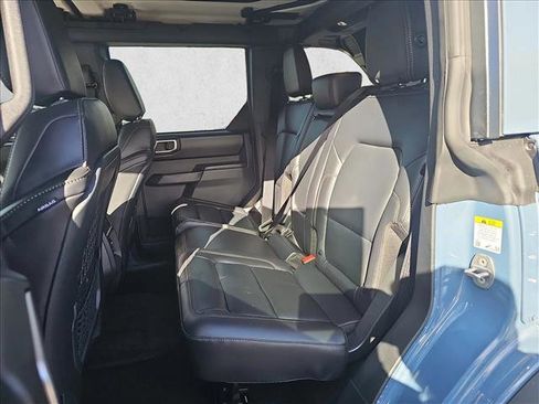 New 2025 Ford Bronco Badlands image 10