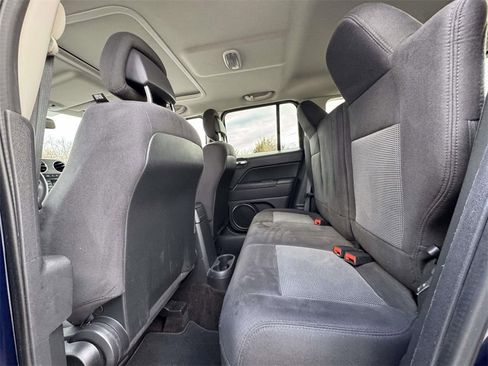 Used 2016 Jeep Patriot Latitude w/ Sun/Sound Group image 15