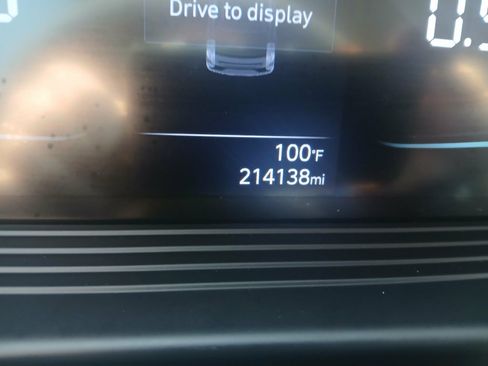Used 2023 Hyundai Venue SE w/ Cargo Package FWD image 13