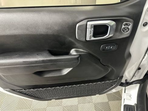 Certified 2024 Jeep Wrangler Unlimited AWD/4WD image 6