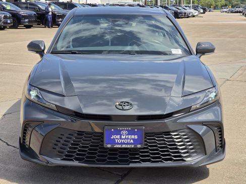 Used 2026 Toyota Camry SE w/ Convenience Package FWD image 3