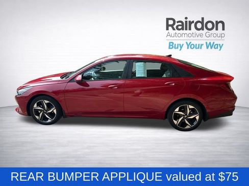 Used 2023 Hyundai Elantra SEL w/ Convenience Package FWD image 4