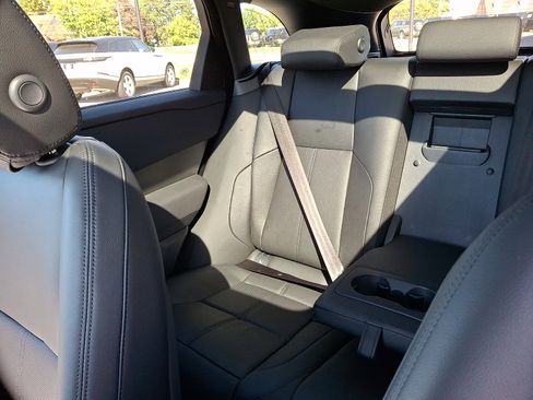 Certified 2025 Land Rover Range Rover Velar Dynamic SE image 15