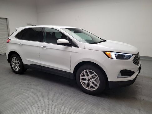 Used 2024 Ford Edge SEL image 11