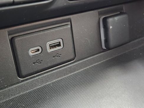 Used 2023 Chevrolet Tahoe LT w/ Luxury Package RWD image 21