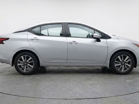 Used 2025 Nissan Versa SV FWD image 11
